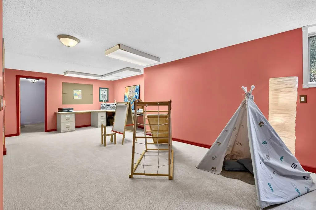 4911 43 Street SW Calgary AB T3E 3R2
