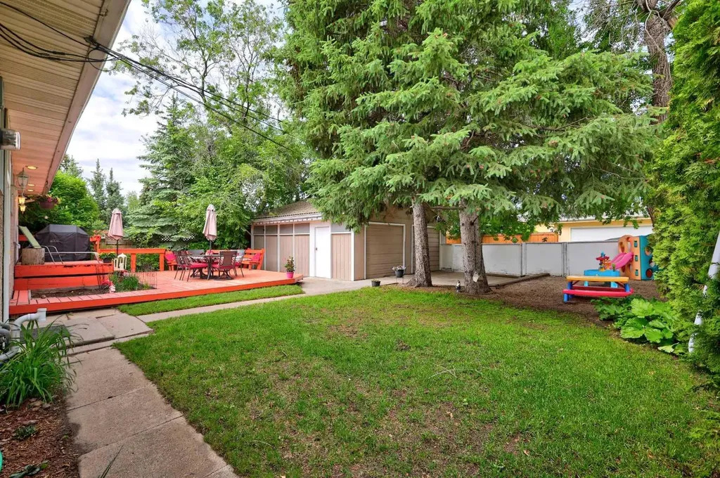 4911 43 Street SW Calgary AB T3E 3R2