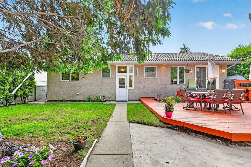 4911 43 Street SW Calgary AB T3E 3R2