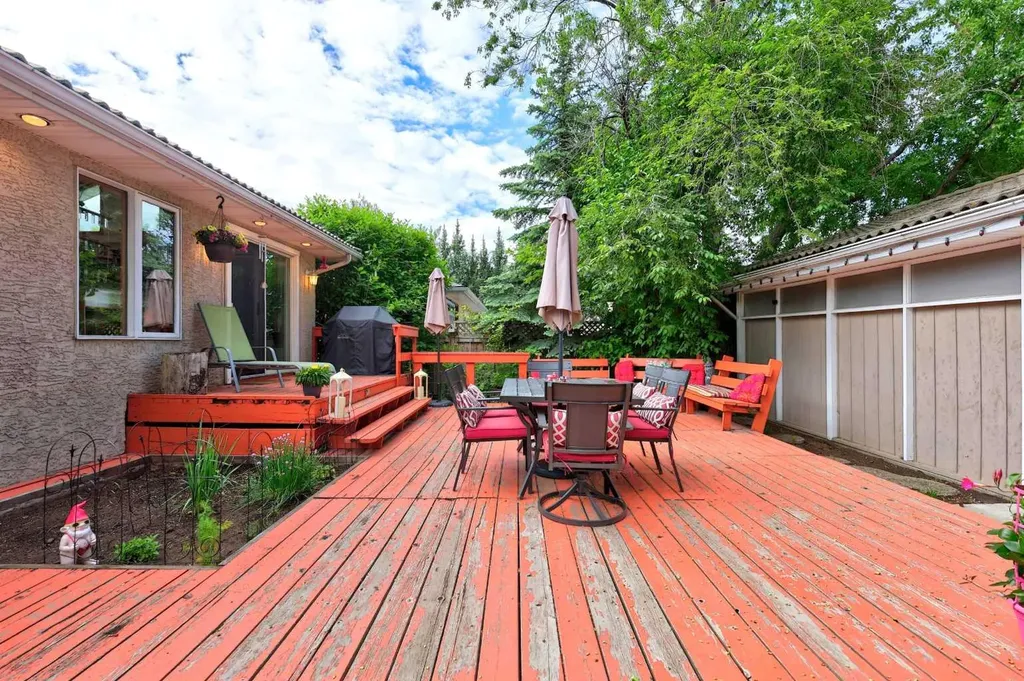 4911 43 Street SW Calgary AB T3E 3R2