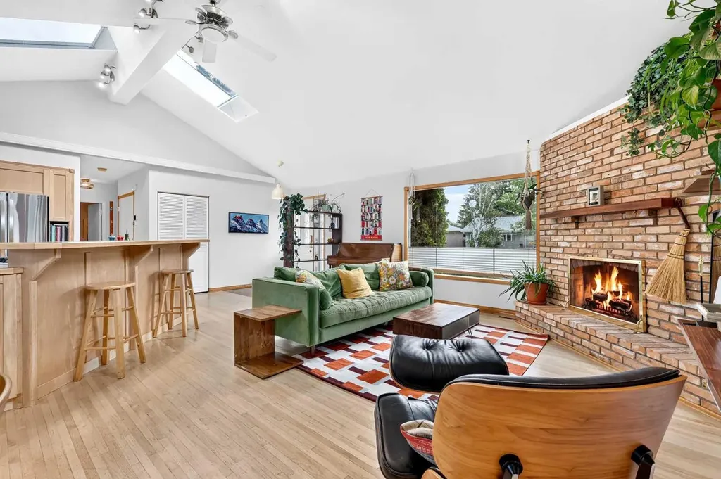 4911 43 Street SW Calgary AB T3E 3R2
