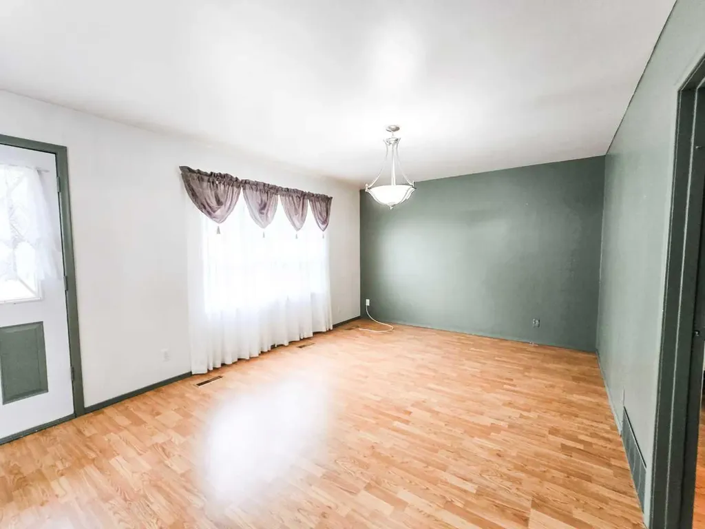 5013 51 Street Peers AB T0E 1W0