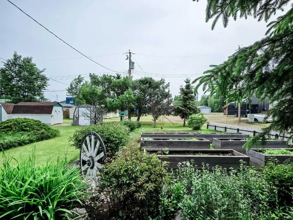 5013 51 Street Peers AB T0E 1W0