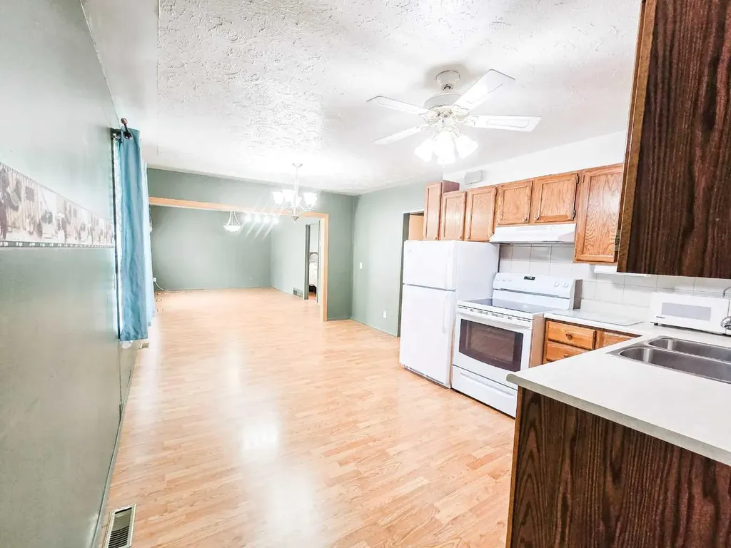 5013 51 Street Peers AB T0E 1W0