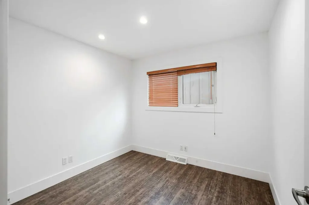 10012 Willowview Road SE Calgary AB T2J 1P4