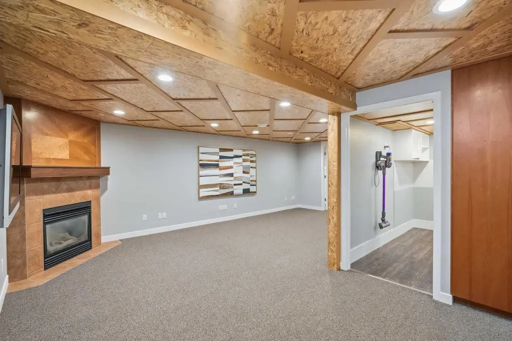 10012 Willowview Road SE Calgary AB T2J 1P4