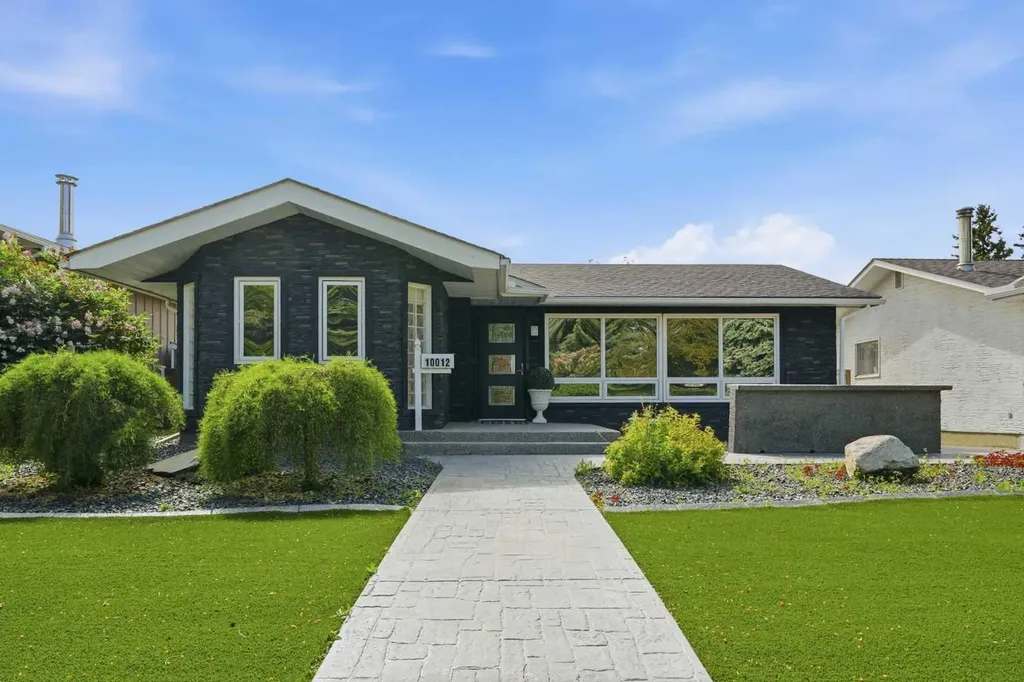 10012 Willowview Road SE Calgary AB T2J 1P4