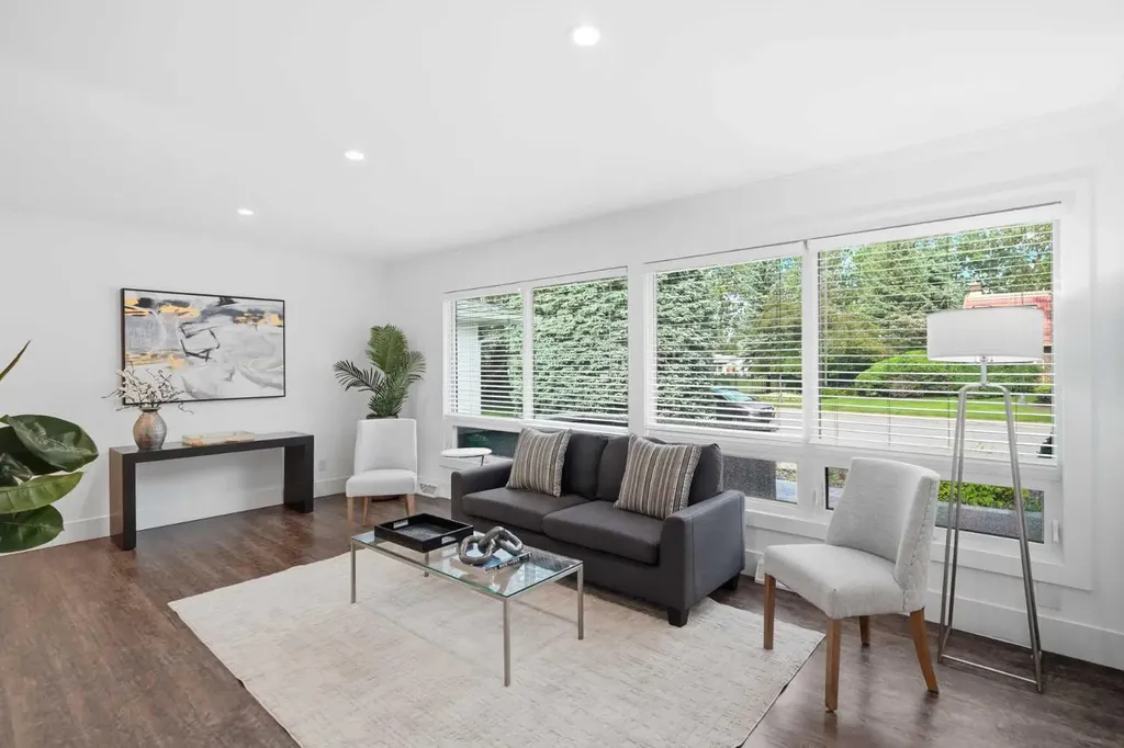 10012 Willowview Road SE Calgary AB T2J 1P4