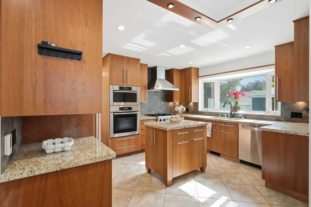 10012 Willowview Road SE Calgary AB T2J 1P4