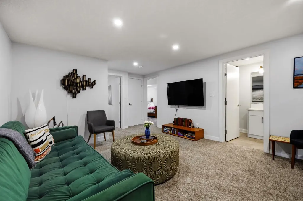 723 75 Avenue SW Calgary AB T2V 0S4