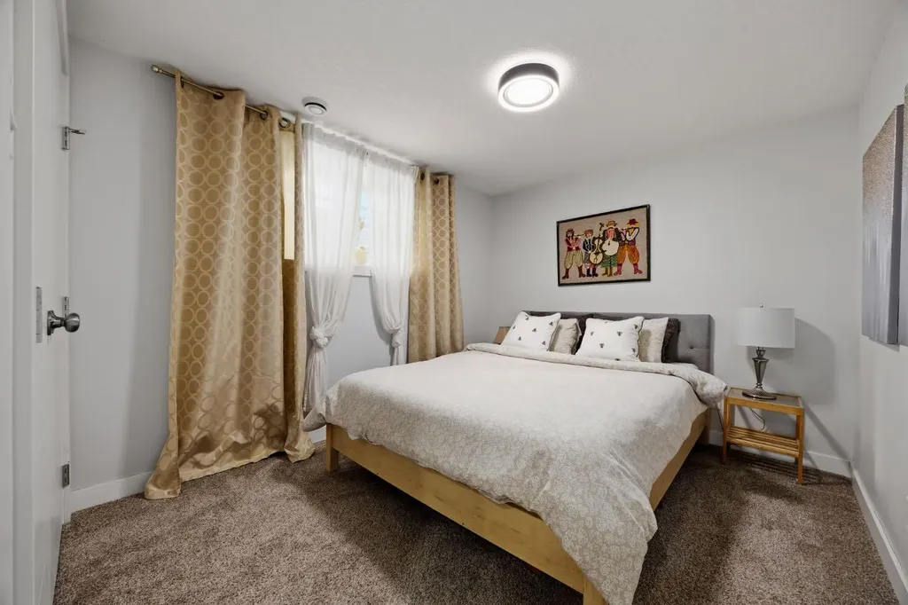 723 75 Avenue SW Calgary AB T2V 0S4