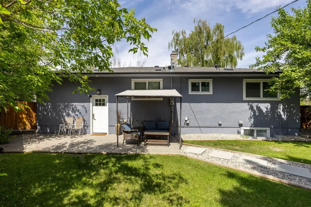 723 75 Avenue SW Calgary AB T2V 0S4