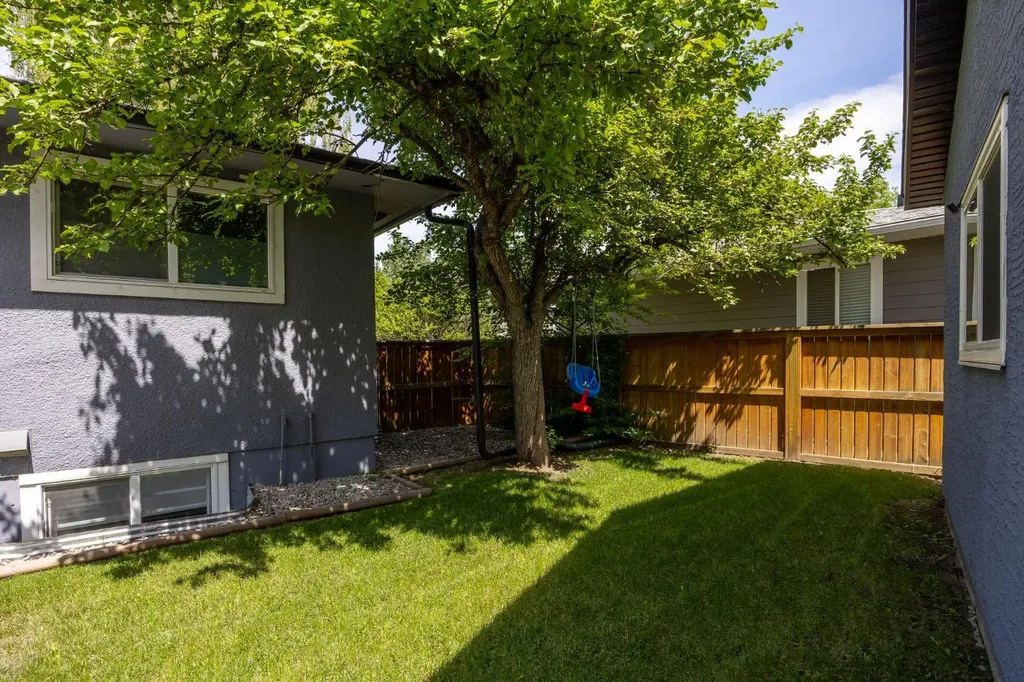 723 75 Avenue SW Calgary AB T2V 0S4