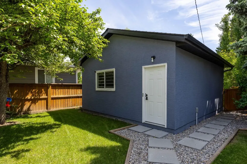 723 75 Avenue SW Calgary AB T2V 0S4