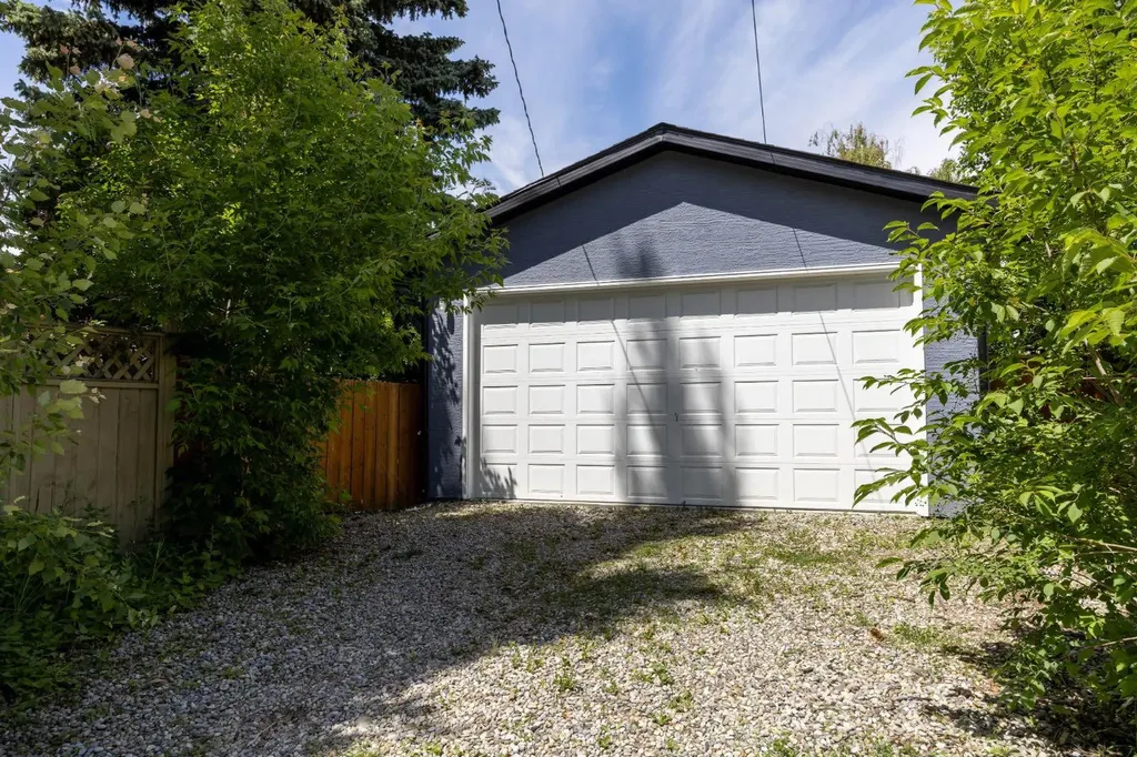 723 75 Avenue SW Calgary AB T2V 0S4