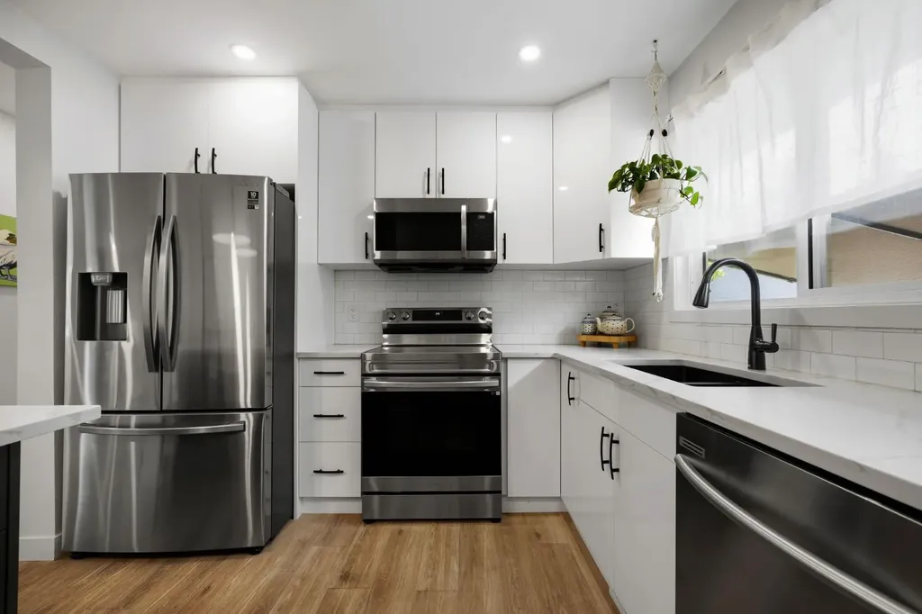 723 75 Avenue SW Calgary AB T2V 0S4