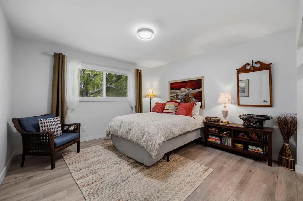 723 75 Avenue SW Calgary AB T2V 0S4