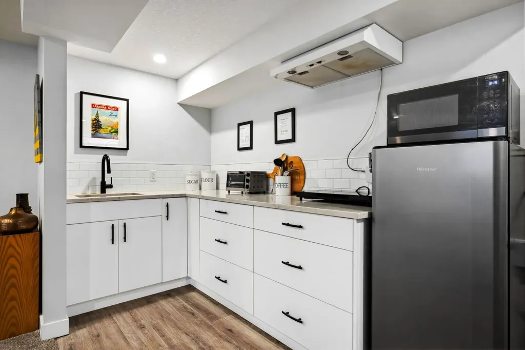723 75 Avenue SW Calgary AB T2V 0S4