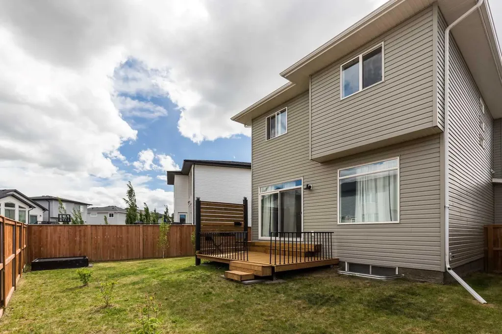 1219 Pacific Circle W Lethbridge AB T1J5V4