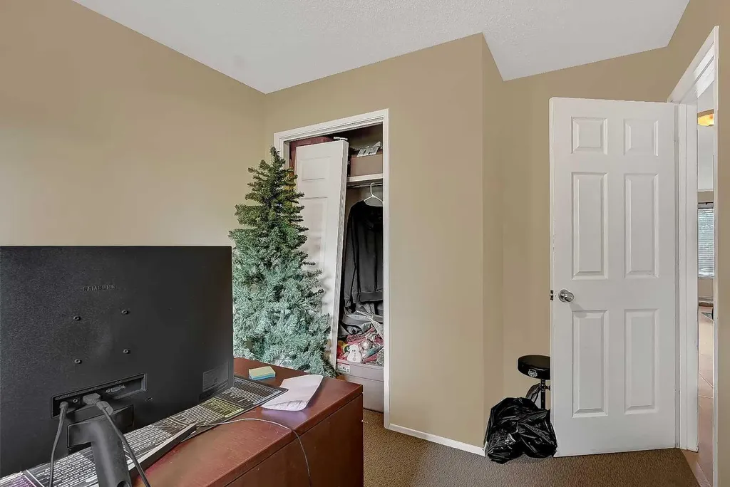 9904 71a Avenue Grande Prairie AB T8V 5T9