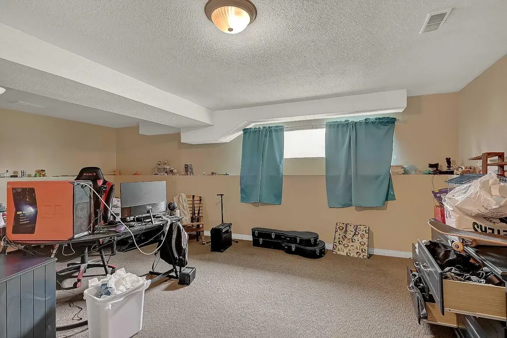 9904 71a Avenue Grande Prairie AB T8V 5T9