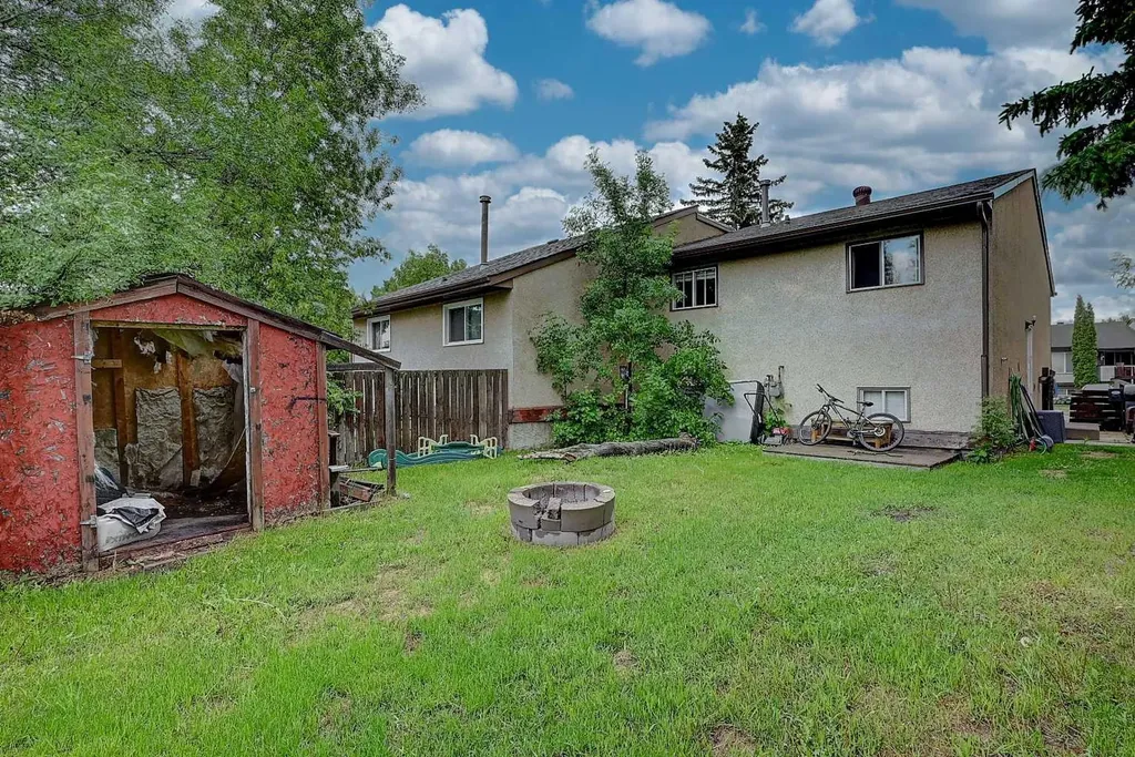 9904 71a Avenue Grande Prairie AB T8V 5T9