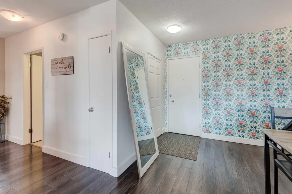 1027 Cameron Avenue SW Calgary AB T2T 0K3