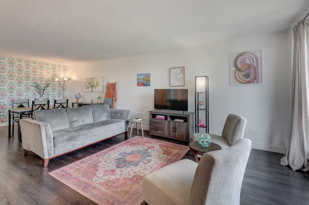 1027 Cameron Avenue SW Calgary AB T2T 0K3