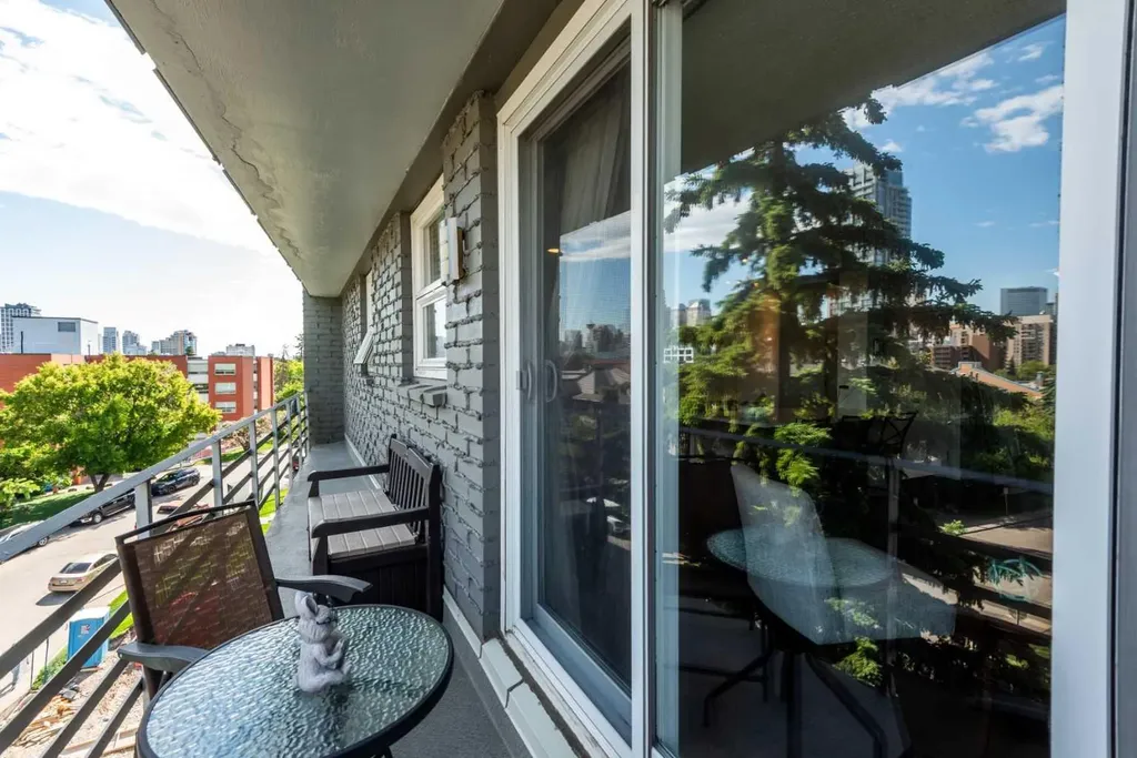 1027 Cameron Avenue SW Calgary AB T2T 0K3