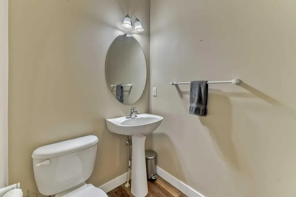 406 Rocky Vista Gardens NW Calgary AB T3G 5V1