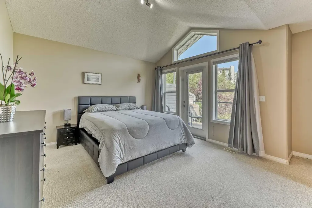 406 Rocky Vista Gardens NW Calgary AB T3G 5V1