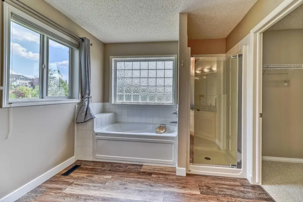 406 Rocky Vista Gardens NW Calgary AB T3G 5V1