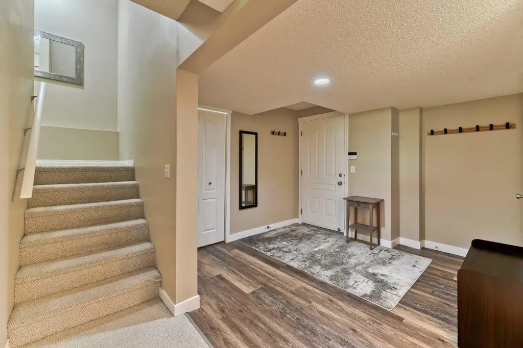 406 Rocky Vista Gardens NW Calgary AB T3G 5V1