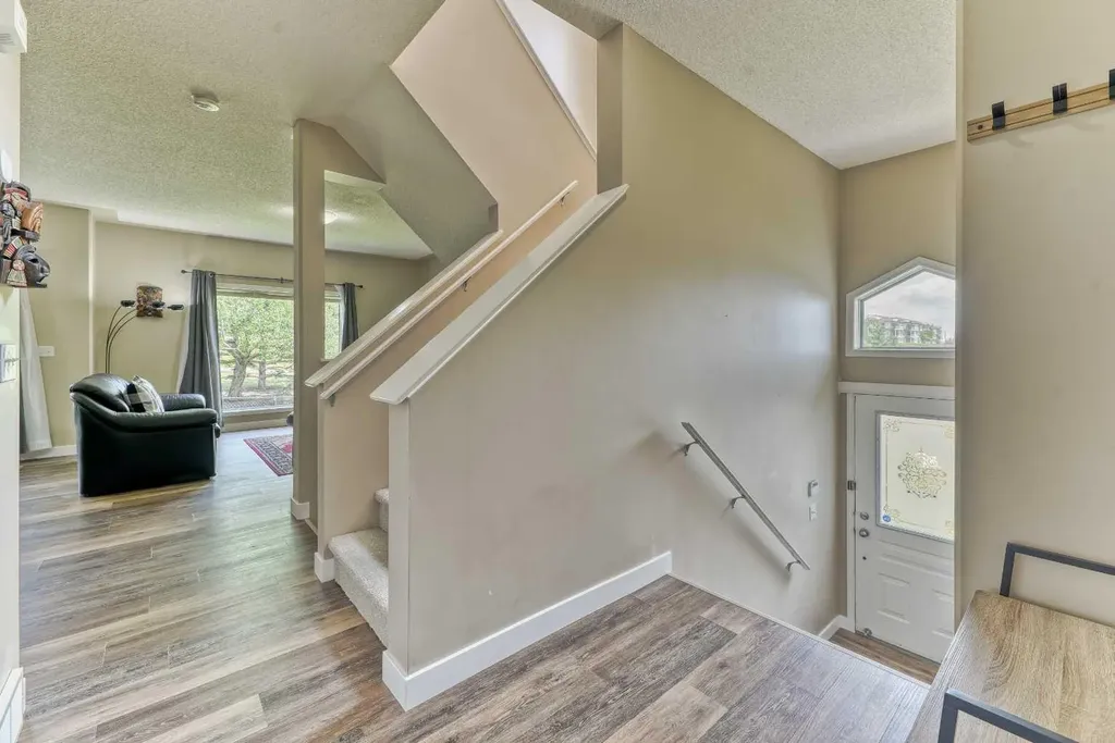 406 Rocky Vista Gardens NW Calgary AB T3G 5V1