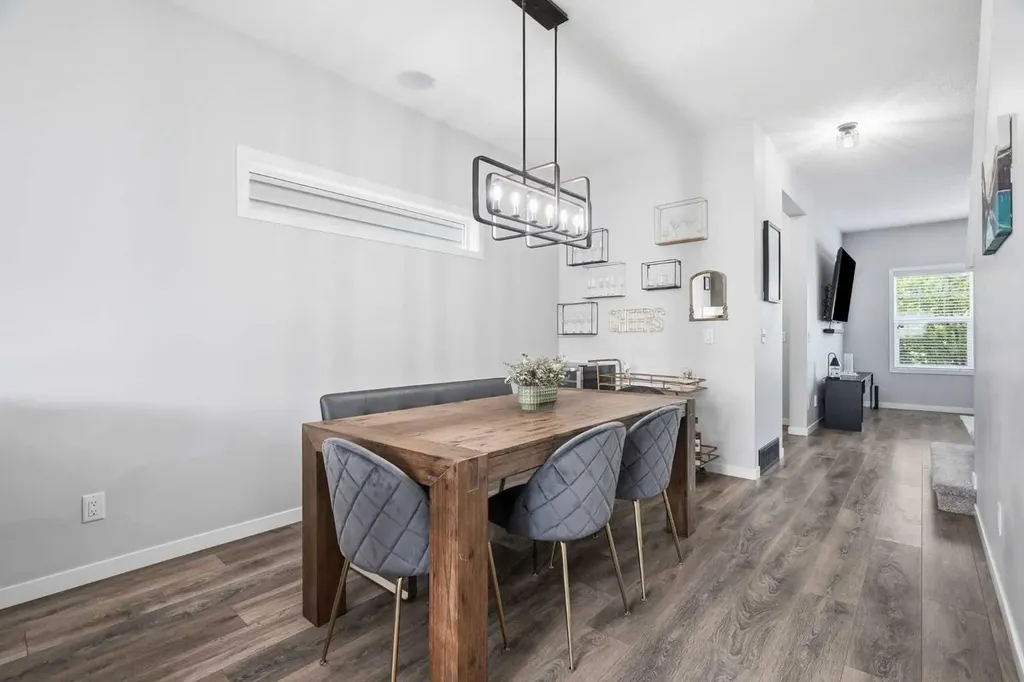 72 Masters Manor SE Calgary AB T3M 2R4