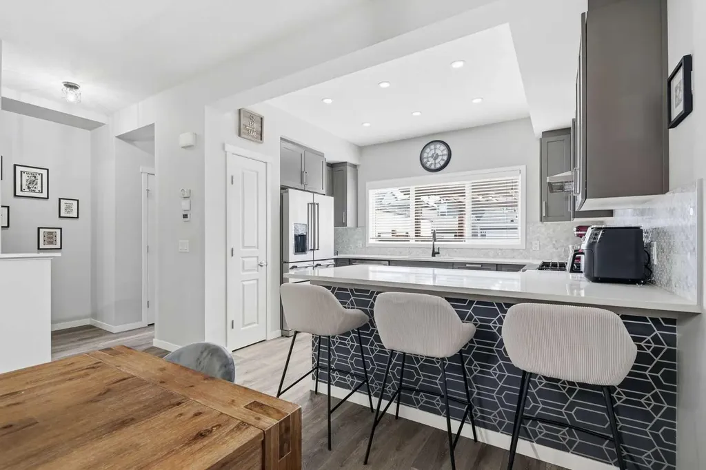 72 Masters Manor SE Calgary AB T3M 2R4