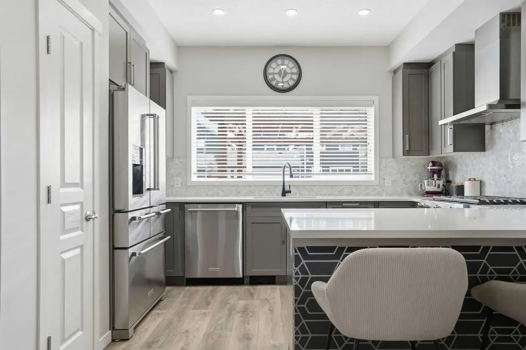 72 Masters Manor SE Calgary AB T3M 2R4