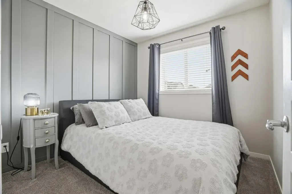 72 Masters Manor SE Calgary AB T3M 2R4