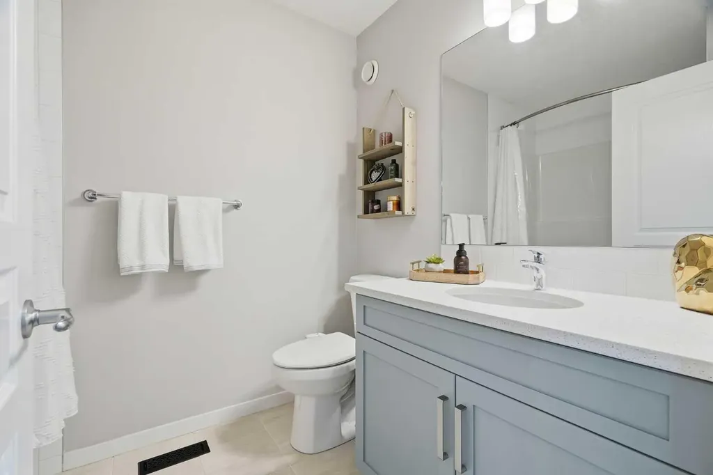 72 Masters Manor SE Calgary AB T3M 2R4
