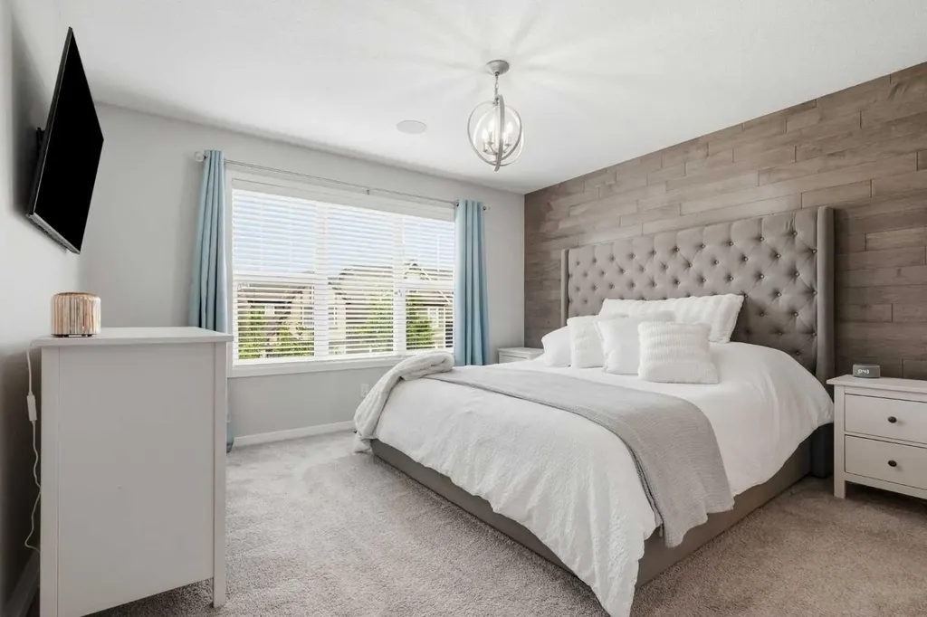 72 Masters Manor SE Calgary AB T3M 2R4
