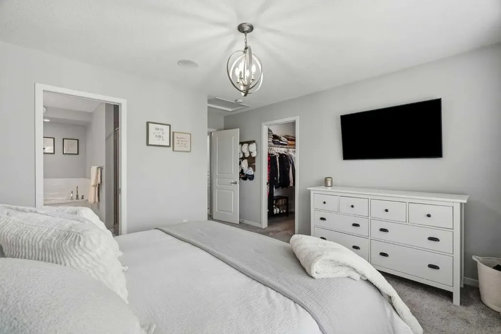 72 Masters Manor SE Calgary AB T3M 2R4