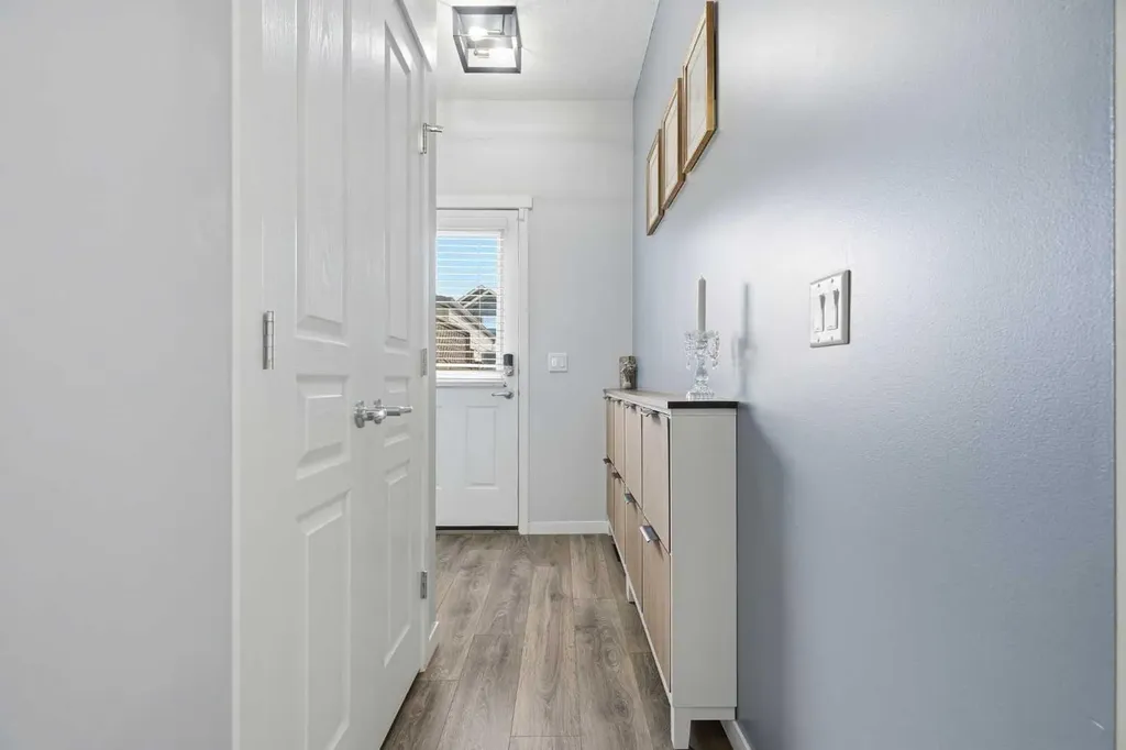 72 Masters Manor SE Calgary AB T3M 2R4