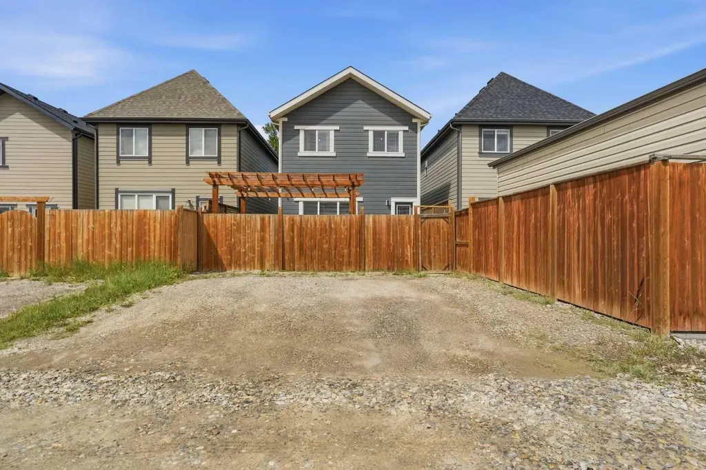 72 Masters Manor SE Calgary AB T3M 2R4