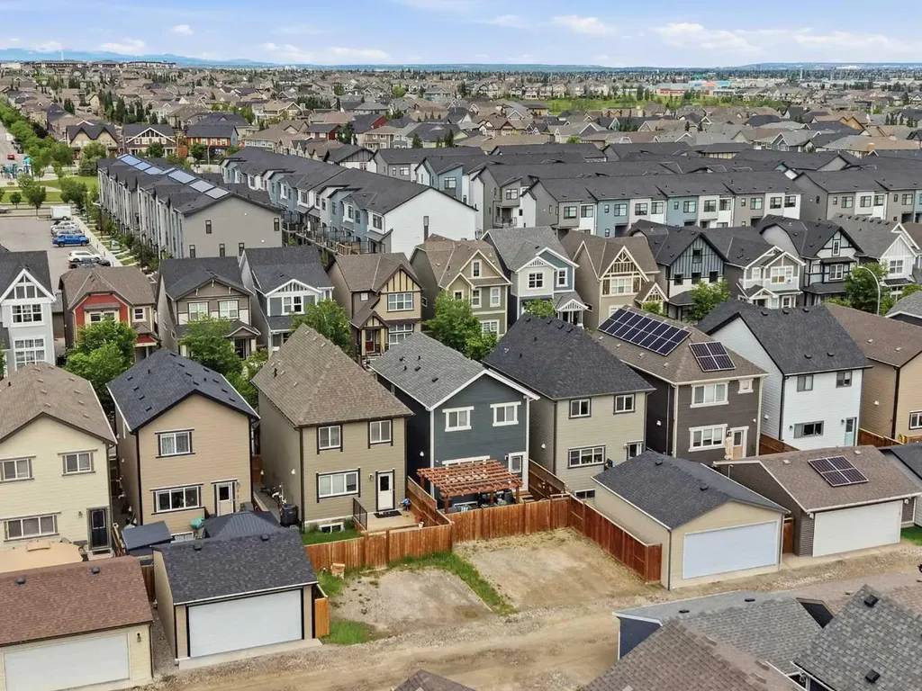 72 Masters Manor SE Calgary AB T3M 2R4