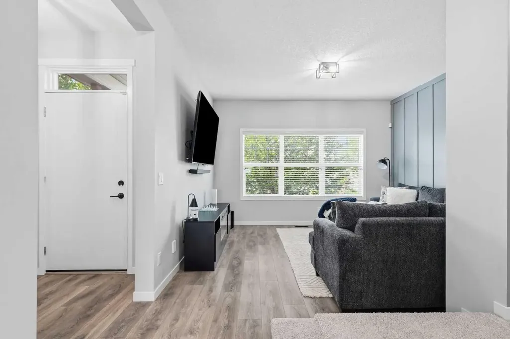 72 Masters Manor SE Calgary AB T3M 2R4