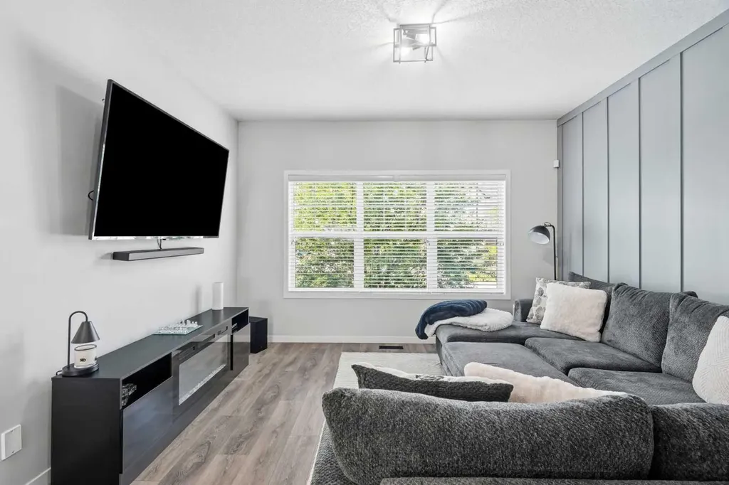 72 Masters Manor SE Calgary AB T3M 2R4