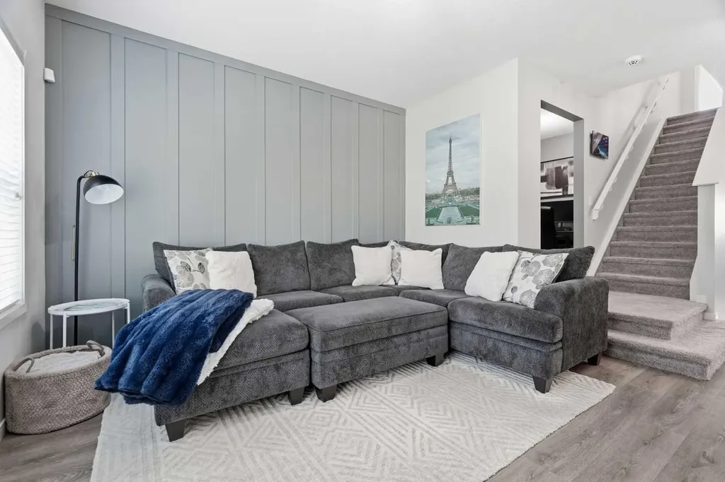 72 Masters Manor SE Calgary AB T3M 2R4