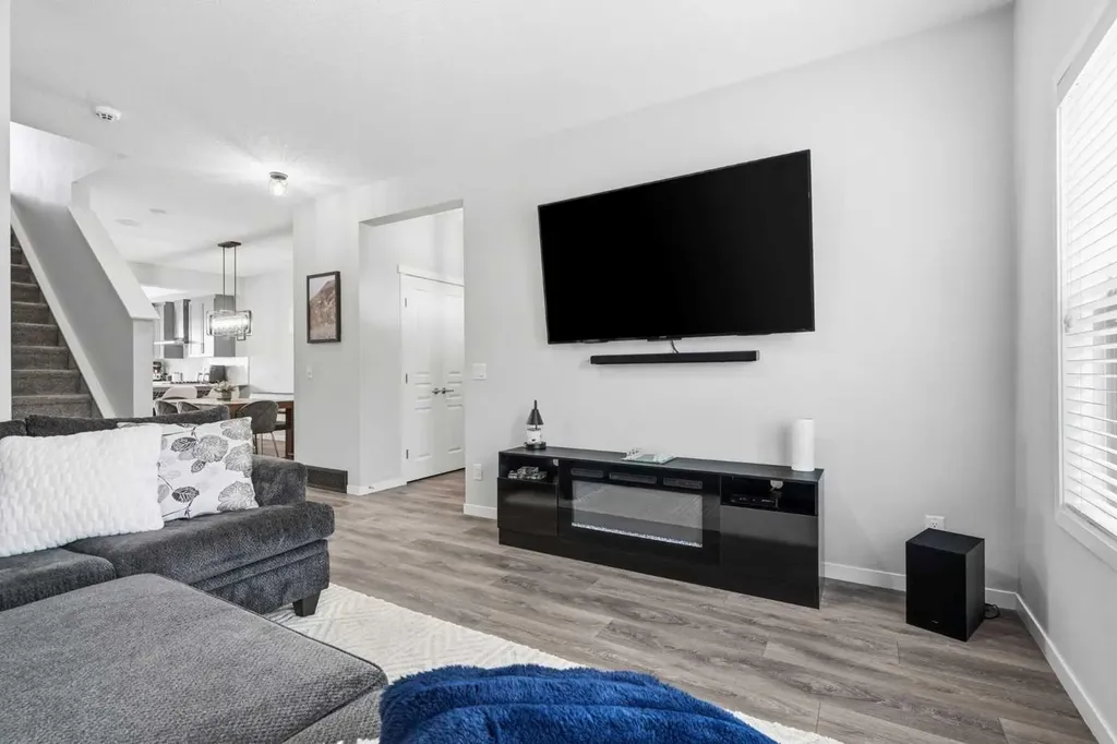 72 Masters Manor SE Calgary AB T3M 2R4