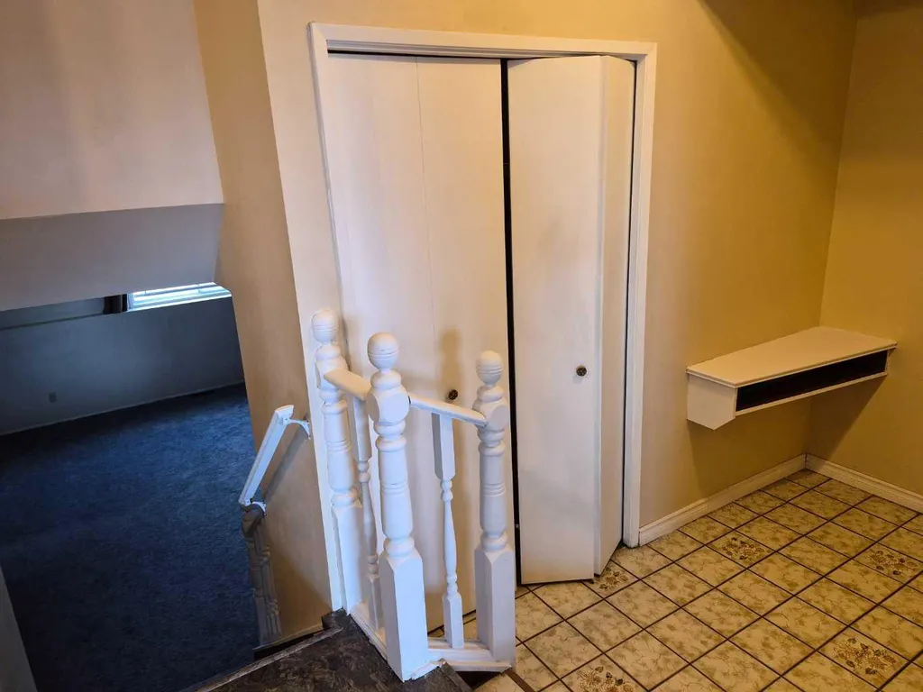 27 Beddington Road NE Calgary AB T3K 1N7