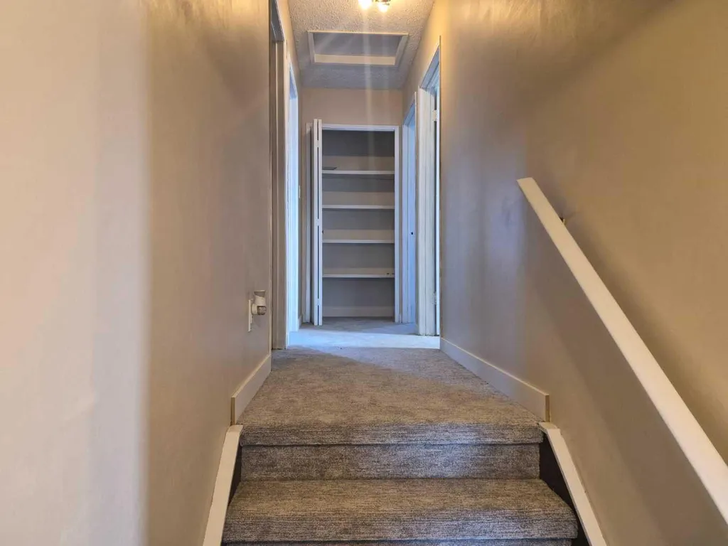 27 Beddington Road NE Calgary AB T3K 1N7